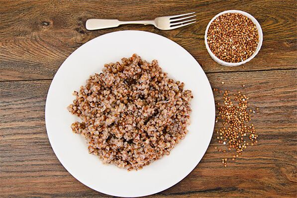 buckwheat koromamao i runga i te kai